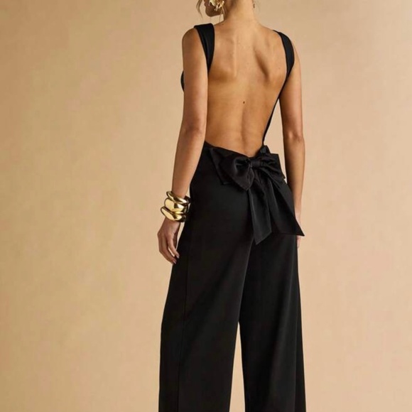 Sleeveless Jumpsuit - Picture 1 of 3